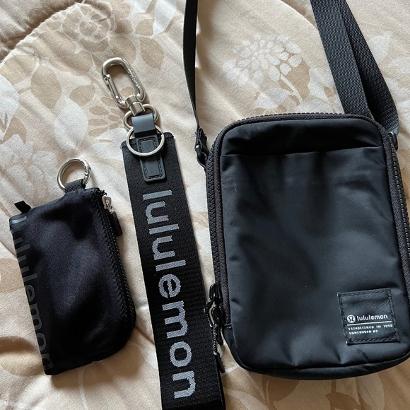 Lululemon - Picture 1 of 1